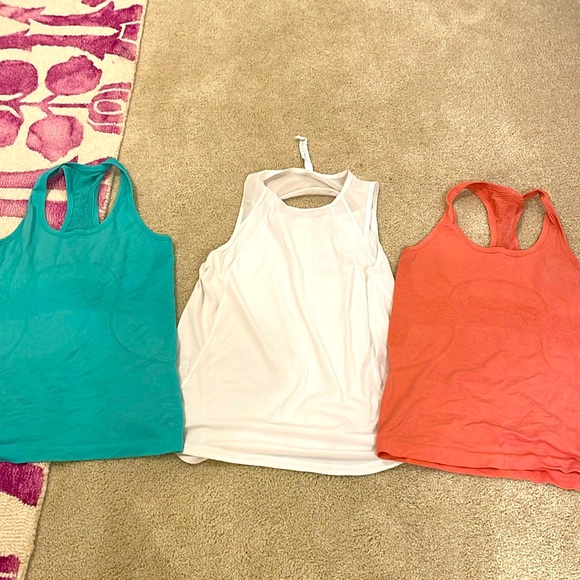 bundle of 3 lululemon tank tops - Picture 1 of 5